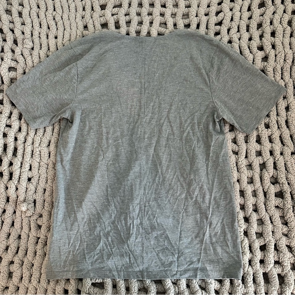 scoop neck basic tee - Picture 3 of 3